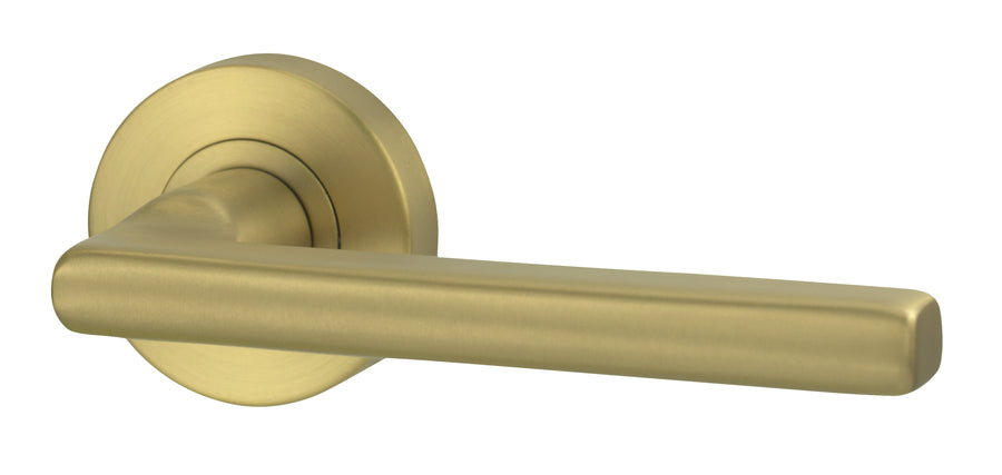 Lockwood LEVER V4 PASSAGE SET WITH LATCH Satin Brass