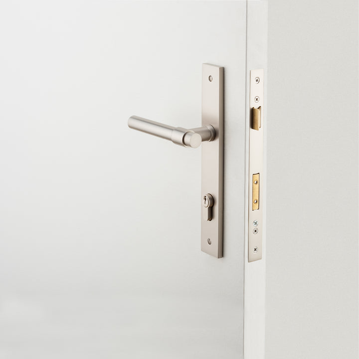 Helsinki Lever - Rectangular Backplate Entrance Kit with High Security Lock Satin Nickel