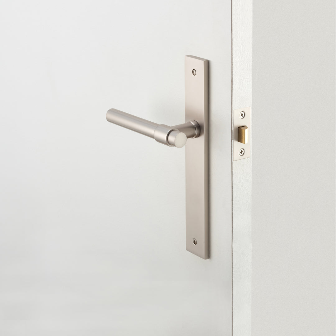 Helsinki Lever - Rectangular Backplate Passage Kit Satin Nickel