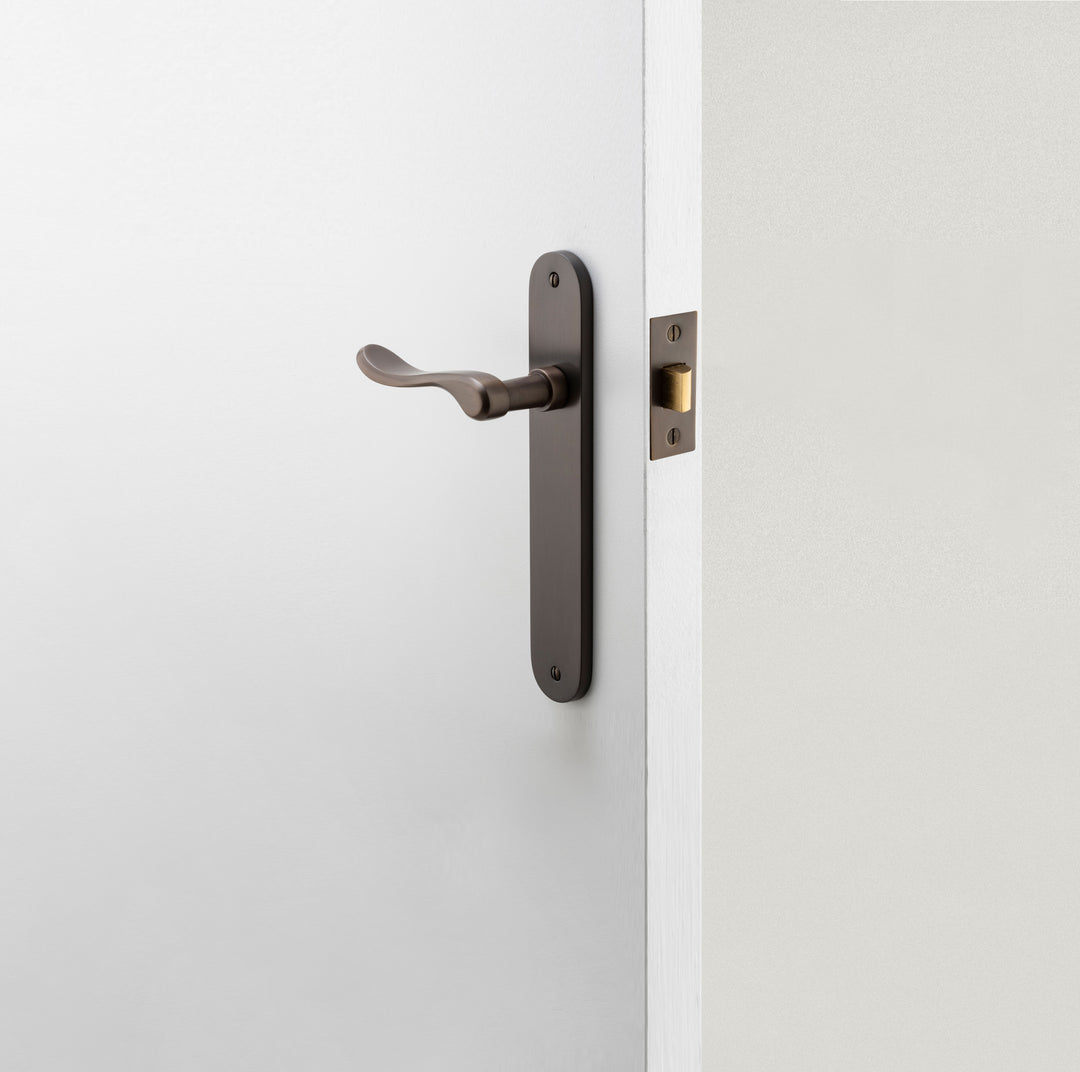 Stirling Lever - Oval Backplate Signature Brass