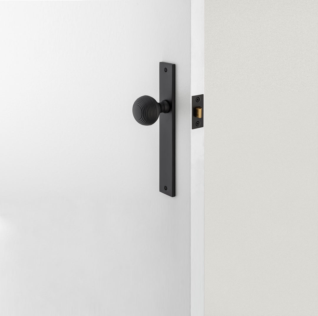 Guildford Knob - Rectangular Backplate Passage Kit Matt Black