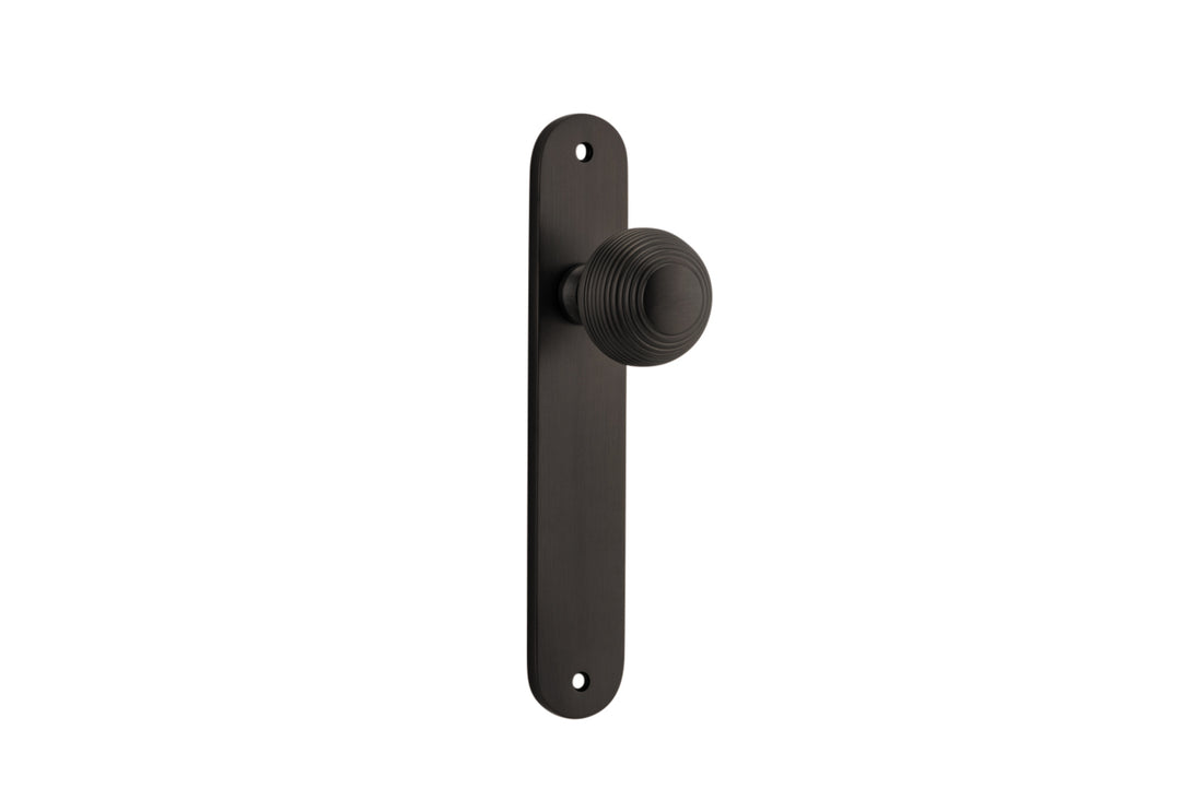 Guildford Knob - Oval Backplate Signature Brass