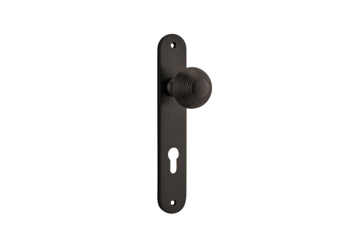 Guildford Knob - Oval Backplate Signature Brass