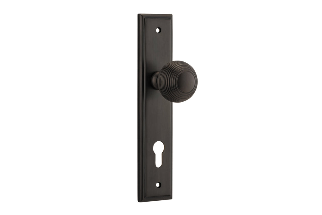 Guildford Knob - Stepped Backplate Signature Brass