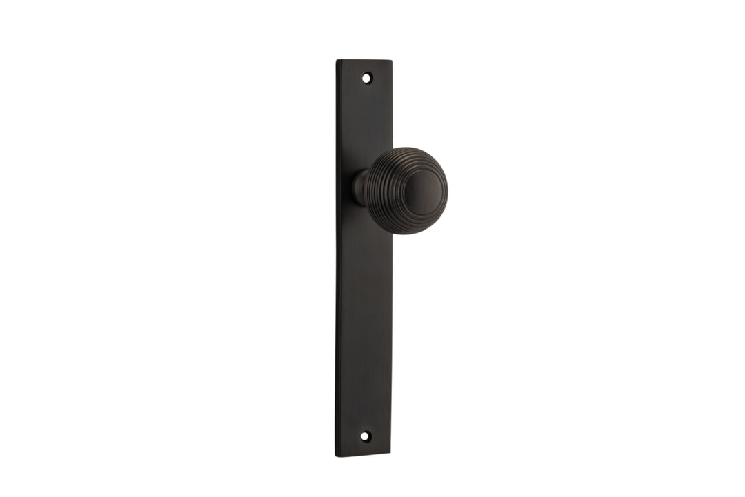 Guildford Knob - Rectangular Backplate Signature Brass