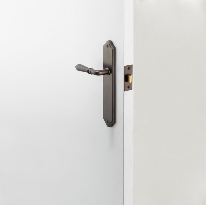 Sarlat Lever - Shouldered Backplate Signature Brass