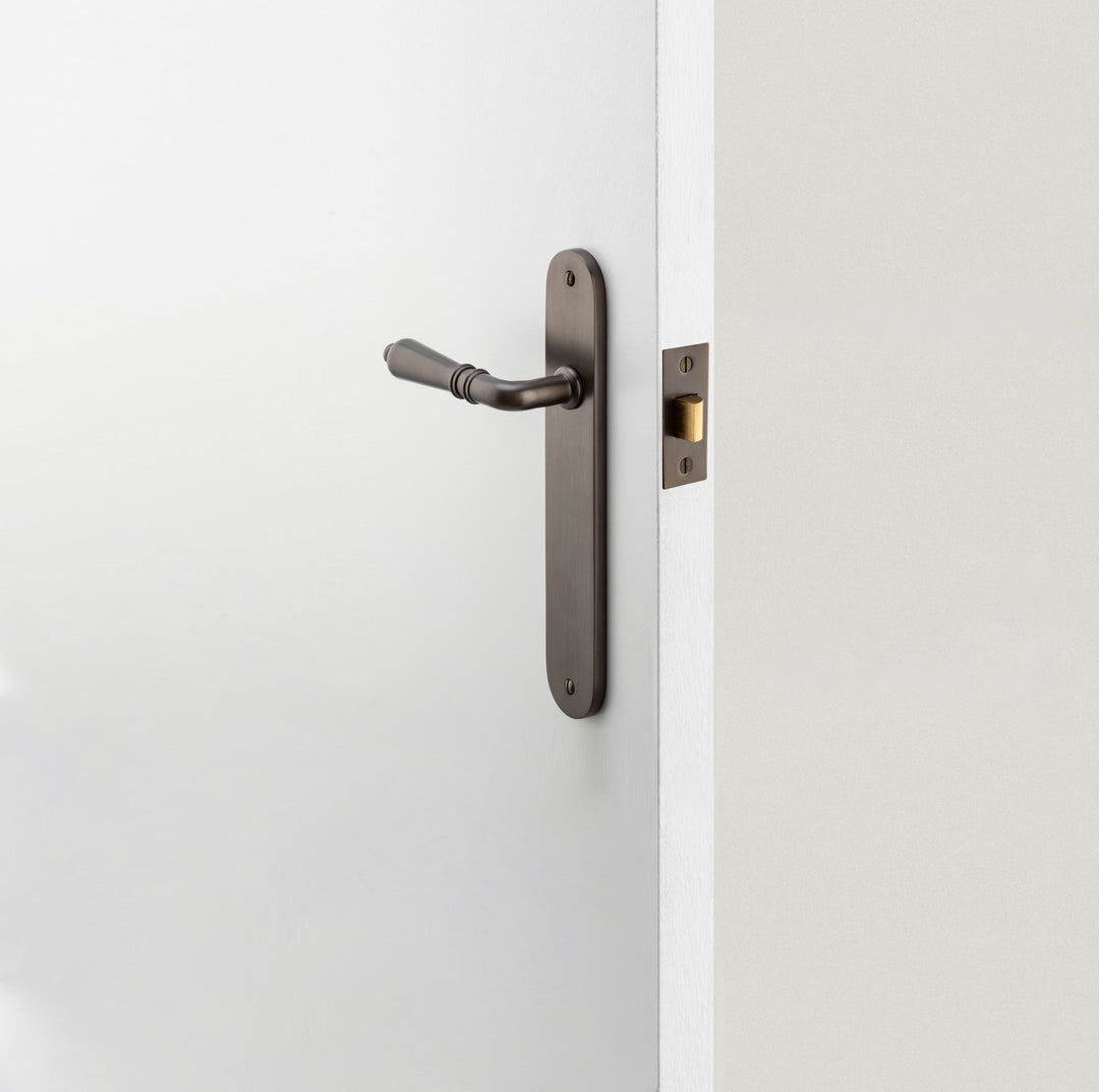 Sarlat Lever - Oval Backplate Passage Kit Signature Brass