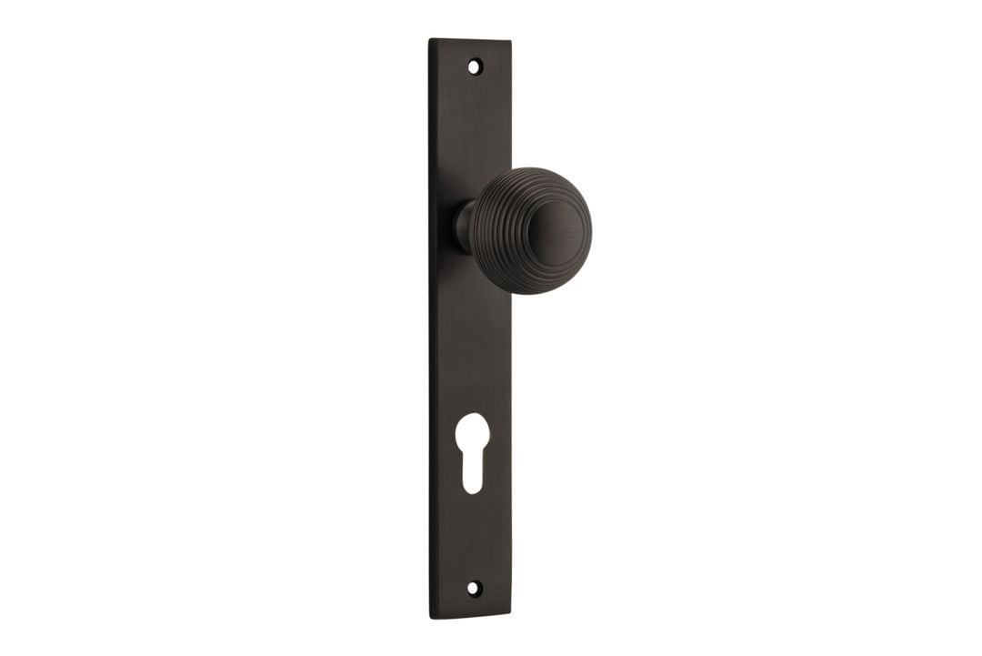 Guildford Knob - Rectangular Backplate Signature Brass