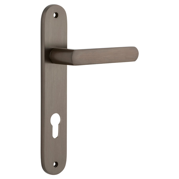 Osaka Lever - Oval Backplate Signature Brass