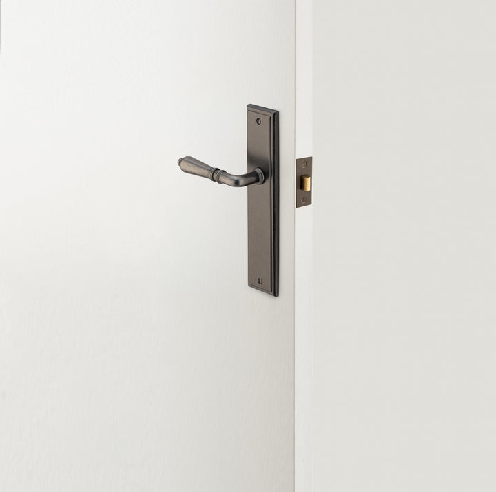 Sarlat Lever - Stepped Backplate Distressed Nickel